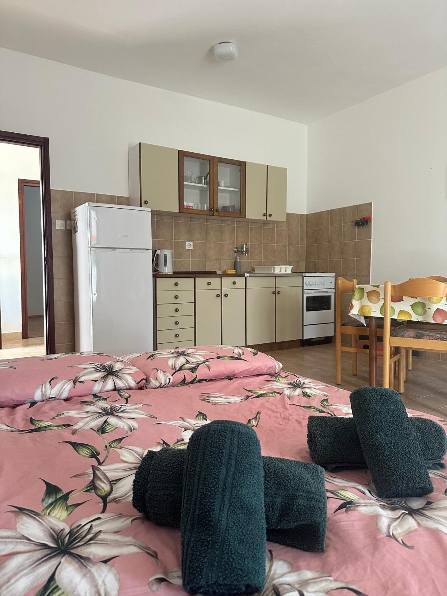 Apartmani Marko Novalja Ngoại thất bức ảnh